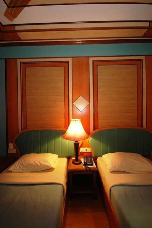 Shari La Island Resort Kampong Pasir Hantu المظهر الخارجي الصورة